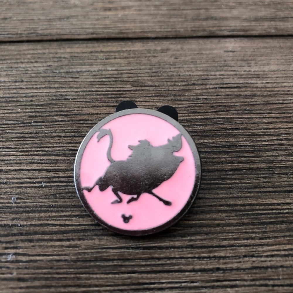 Disney Official Trading Pin: Hidden Mickey: The Lion King: Pumbaa